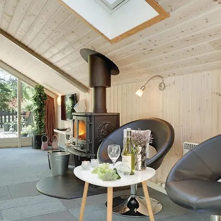 Holiday home Three-bedroom Holiday In