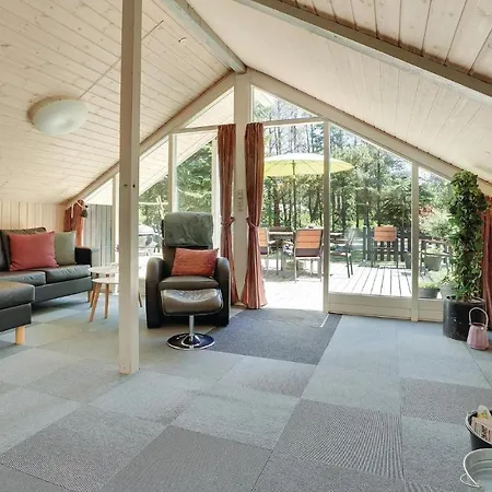 Holiday home Three-bedroom Holiday In