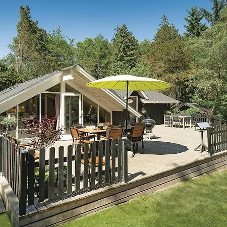 Three-bedroom Holiday In Holiday home *