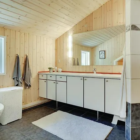 Vakantiehuis Three-bedroom Holiday In
